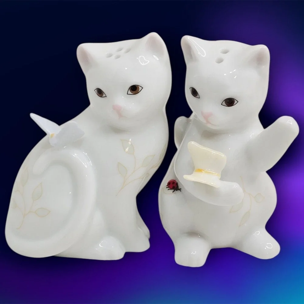 LENOX PORCELAIN  SALT & PEPPER SHAKERS SET CATS WITH BUTTRFLY